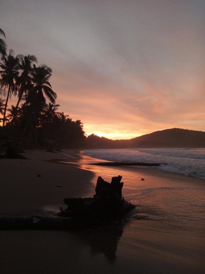 Bucana Beach Camp El Nido Bagian luar foto