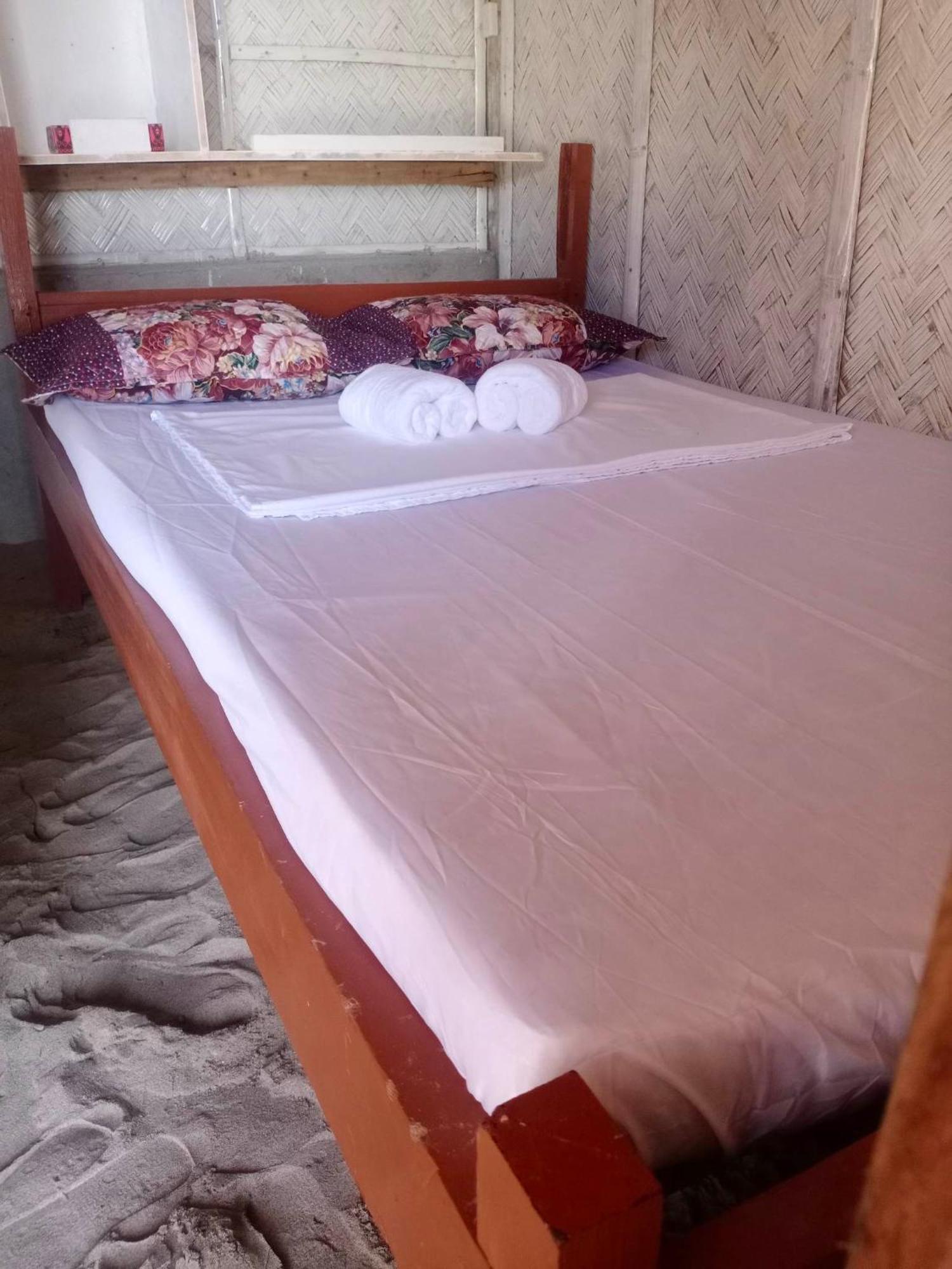 Bucana Beach Camp El Nido Bagian luar foto